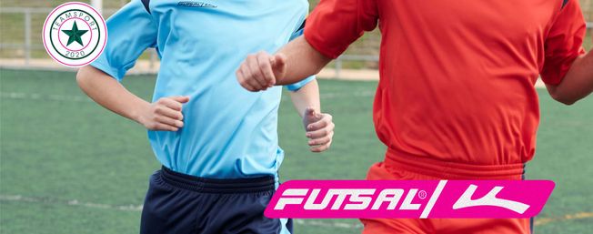 Futsal personas con uniforme de fútbol 
